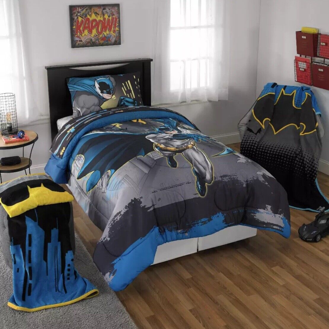 Batman Shadows 3 Piece Microfiber Twin Bedding Sheet Set & Pillowcase Kids